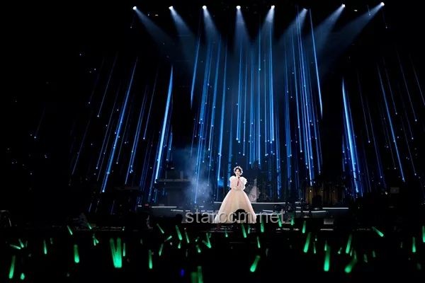 凤凰传奇北京演唱会：重塑音乐现场的“传奇”新章✨，跨界，沉浸式，科技融合，创意营销